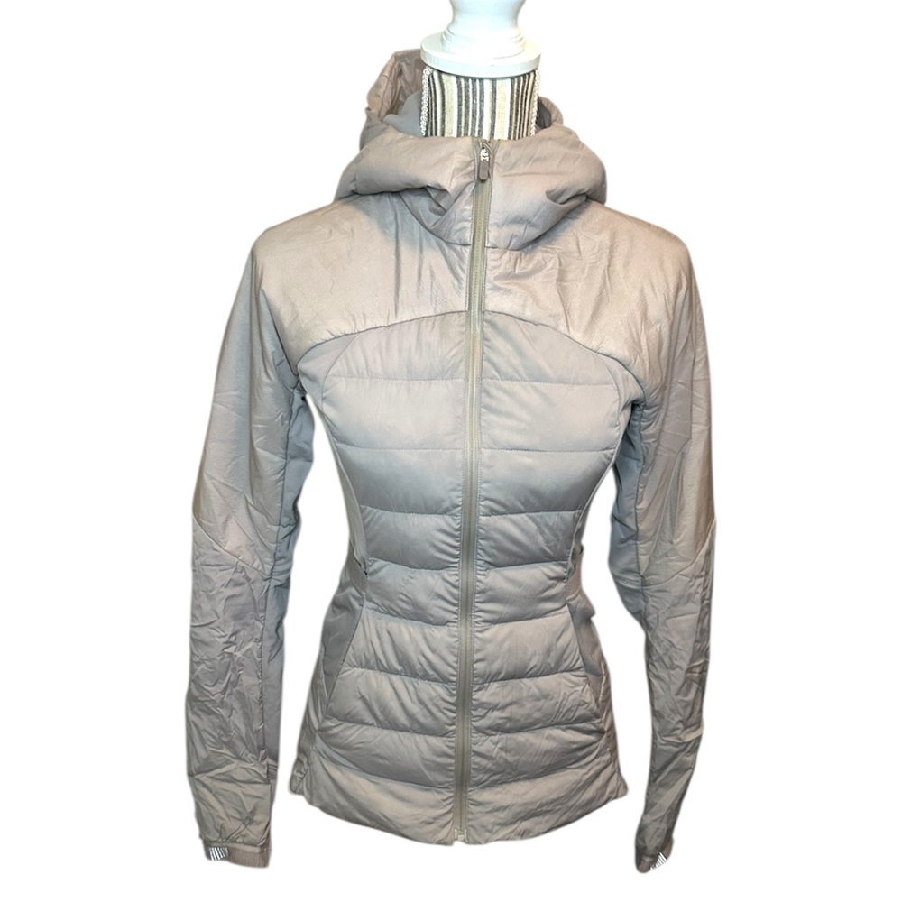 Lululemon Women's Light Gray Puffer Jacket 4 winter down quiet luxury preppy